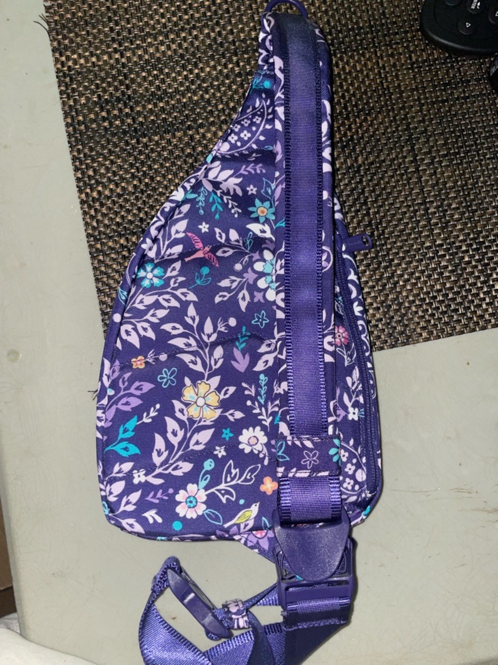 VERA BRADLEY RECYCLED LIGHTEN UP REACTIVE SLING BACKPACK, BELLE PAISLEY - Picture 4 of 5